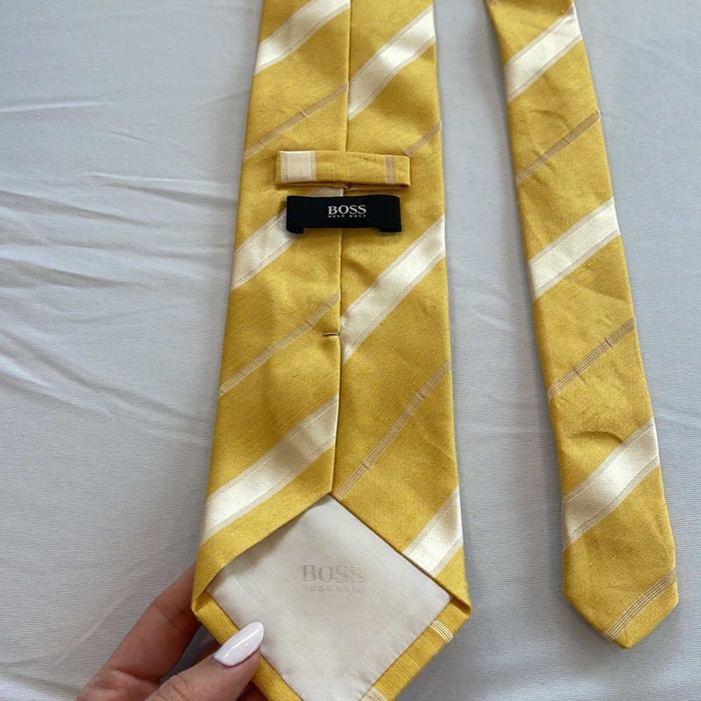BOSS Yellow and ivory Hugo Boss men dressy tie business job elegant suit